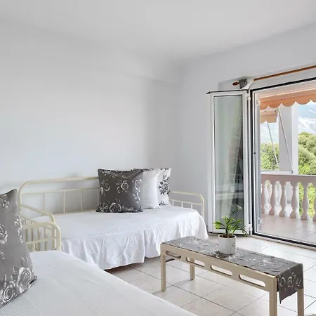 Apartman Pernari Szpartiá